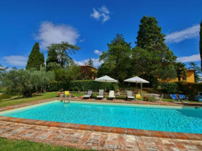  Alluring Farmhouse in Todi with Terrace  Чиоано